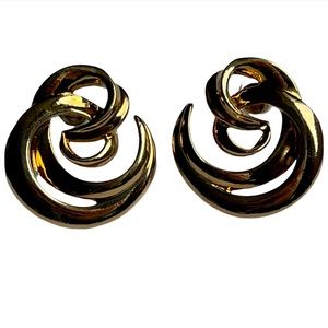 Avon Gold tone vintage 80’s large post earrings in euc